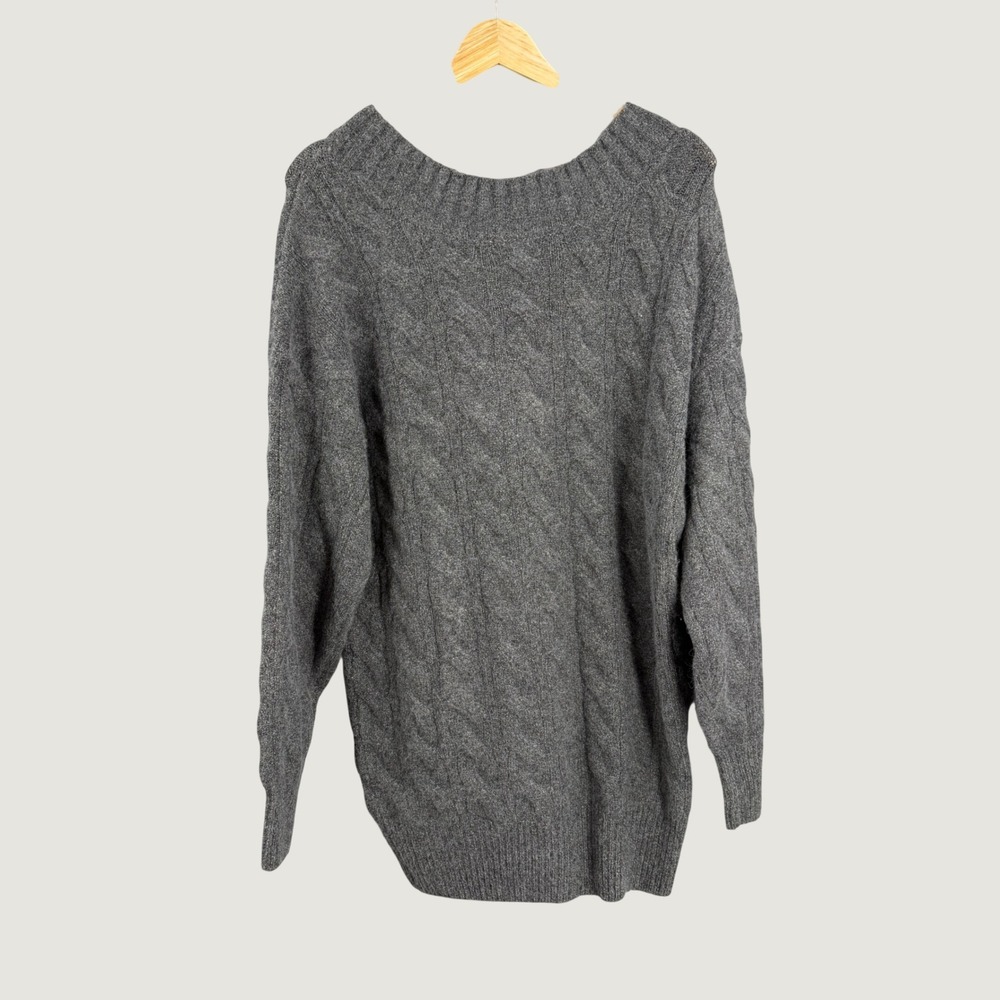 BP. Cable Knit Sweater Size Medium Gray Long Sleeve Crew Neck Oversized